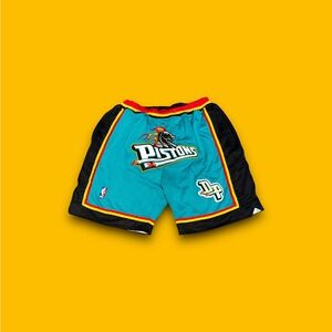 Detroit Pistons NBA just don throwback logo mesh shorts men’s 2XL